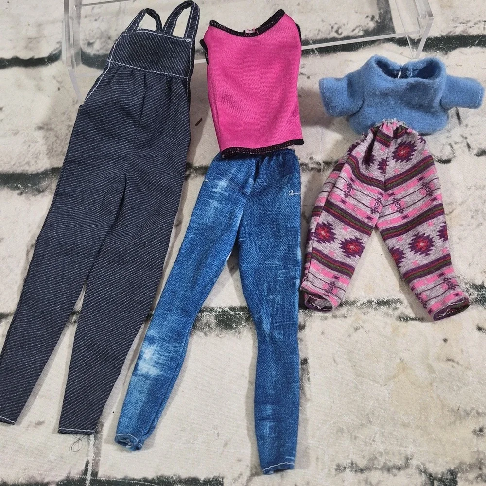 Barbie Doll Clothes Accessories Vacation Adventure Lot Outfits Shoes Pillow Bag
